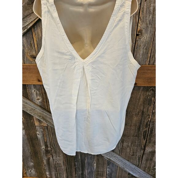 Torrid size 2 (L) ivory sleevless relaxed fit tank layering top career casual - Picture 2 of 8